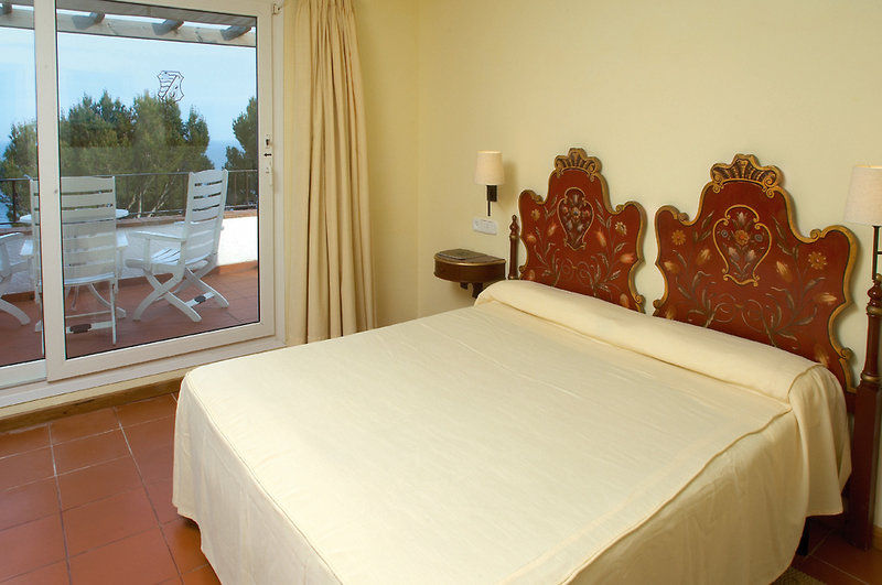 Hotel Sant Roc Calella De Palafrugell Room photo